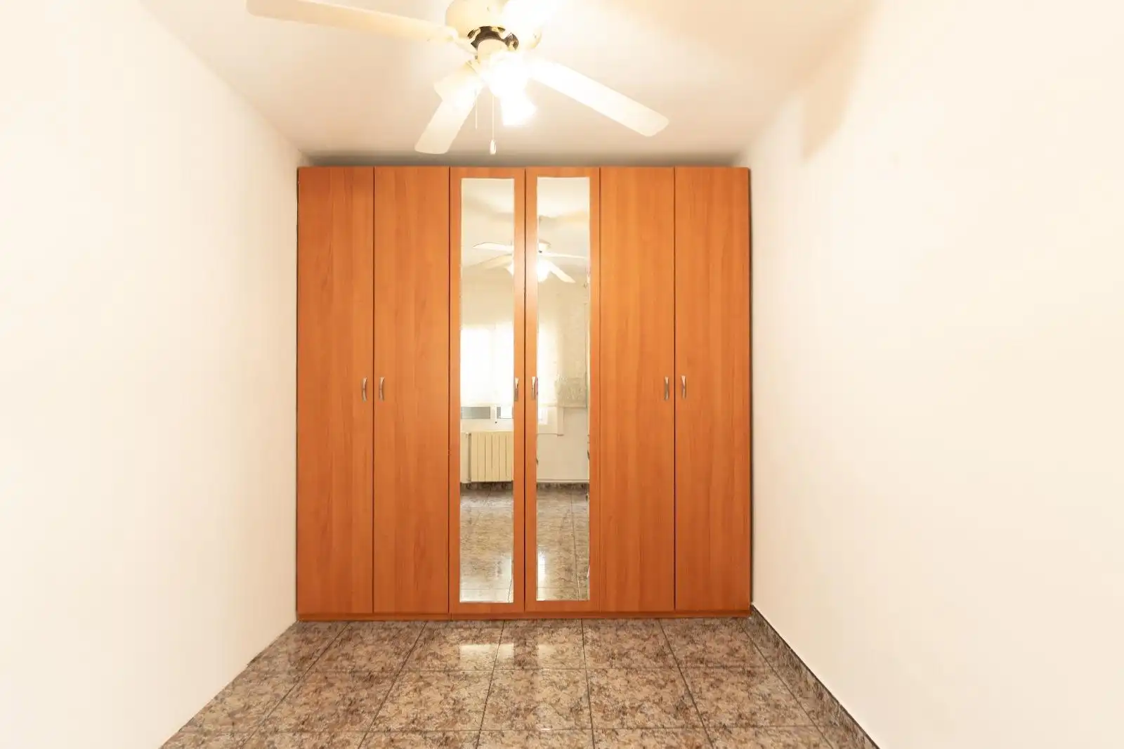 Habitación de Apartamento en venta en L'Hospitalet de Llobregat con Aire acondicionado y Calefacción