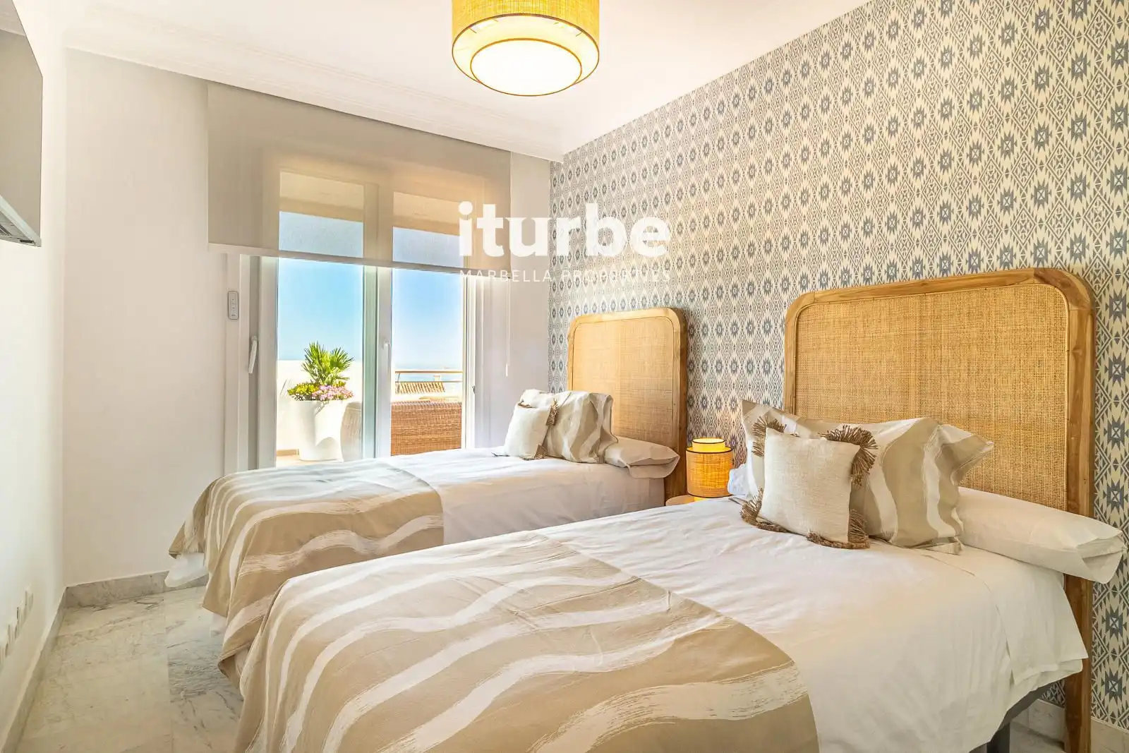 Habitación de Ático en venta en Marbella con Aire acondicionado, Terraza y Piscina