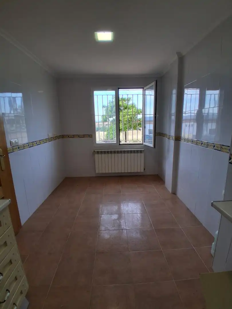 Cuina de Casa adosada en venda en Balazote amb Aire condicionat, Calefacció i Terrassa