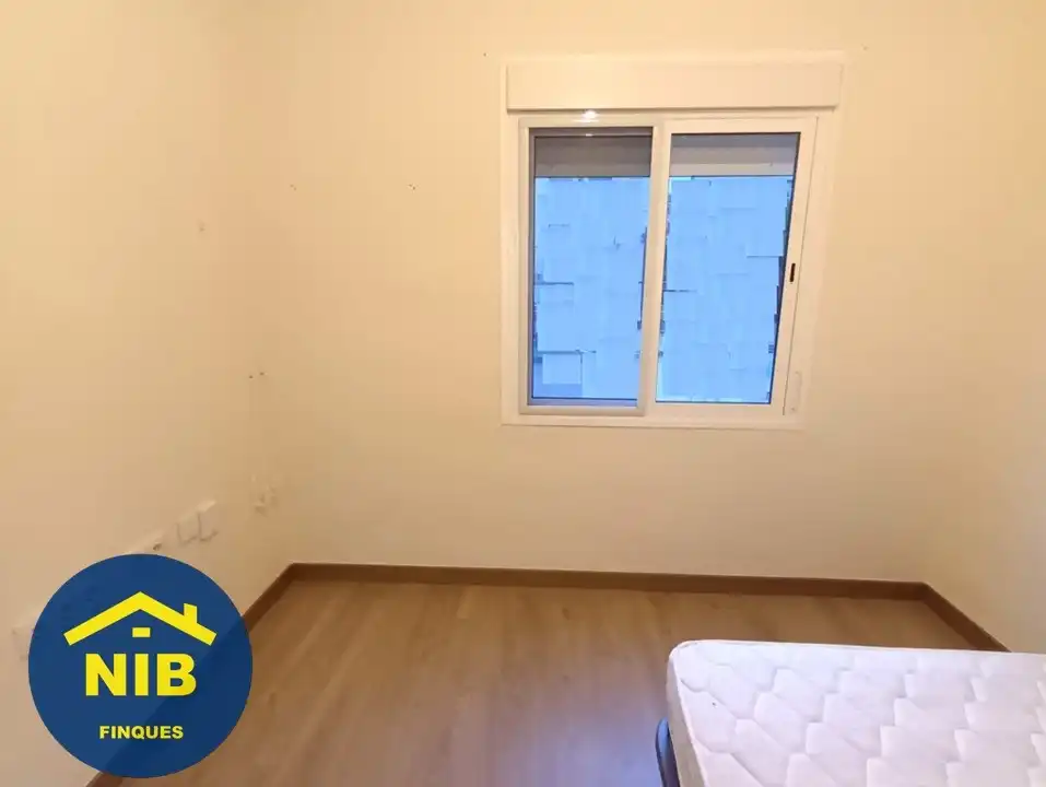 Habitación de Piso en venta en Barcelona con Calefacción, Parquet y Horno