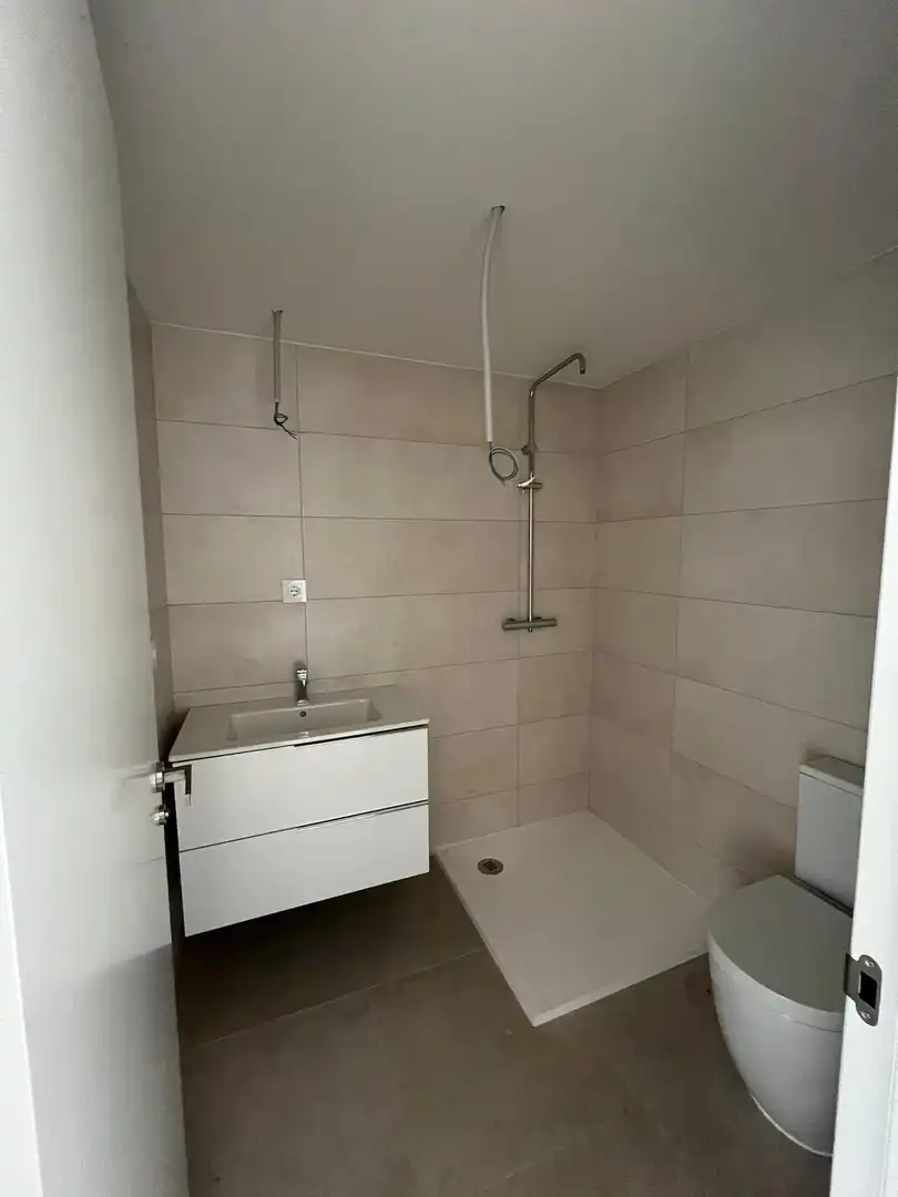 Bany de Pis de lloguer en Torremolinos amb Aire condicionat, Calefacció i Terrassa