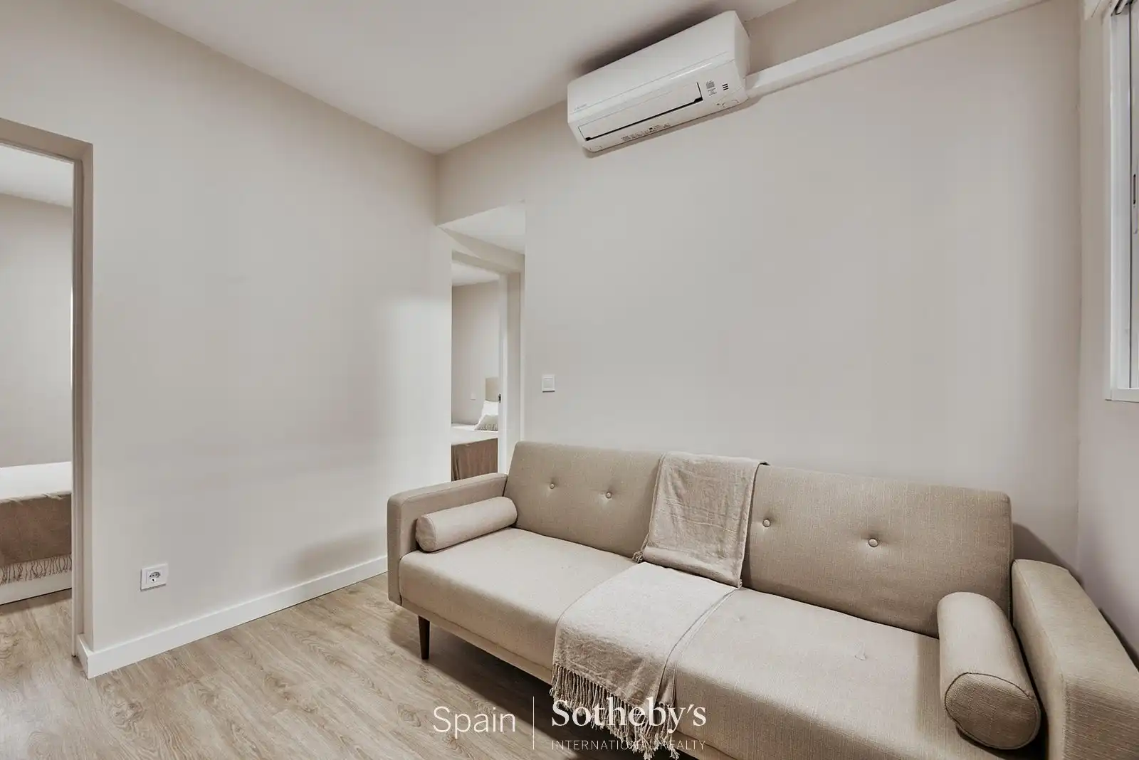 Sala d'estar de Apartament en venda en Madrid amb Aire condicionat i Calefacció