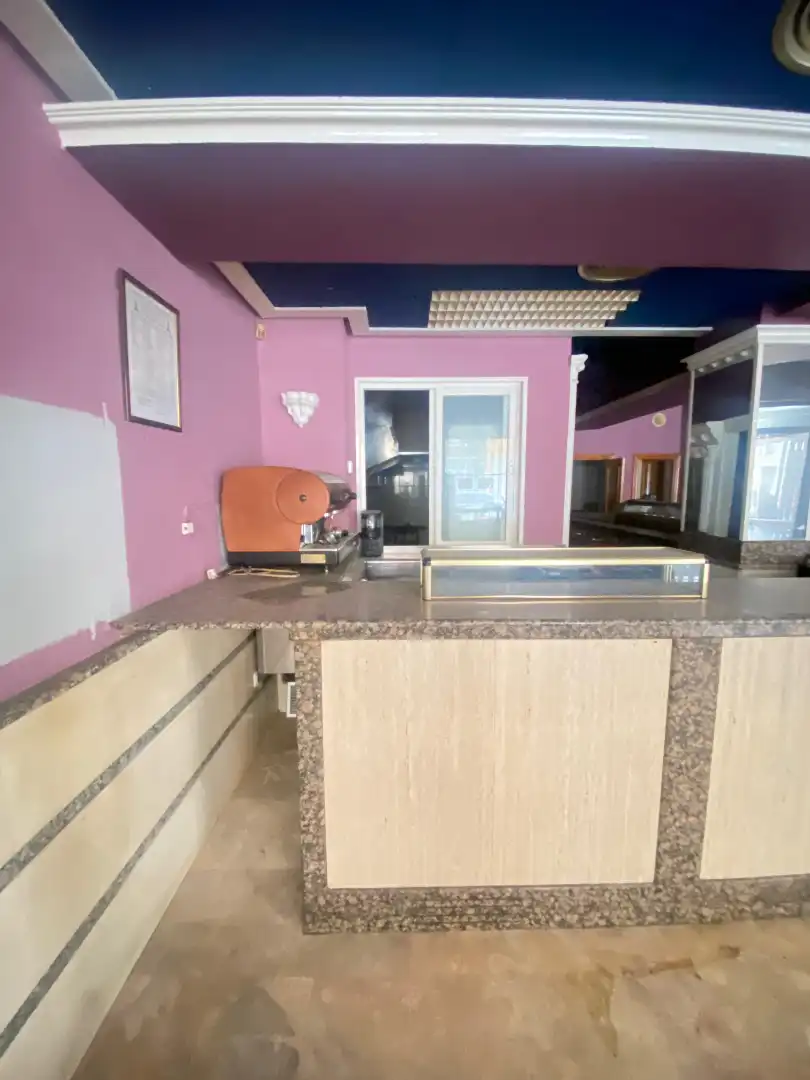 Local comercial en venta en Calle Elisa Cendrero, imagen 2