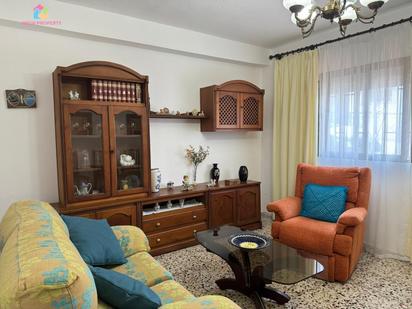 Sala d'estar de Casa adosada en venda en Sotogrande amb Terrassa