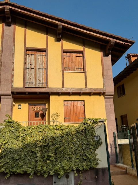 Exterior view of Single-family semi-detached for sale in Etxalar  with Private garden, Terrace and Storage room