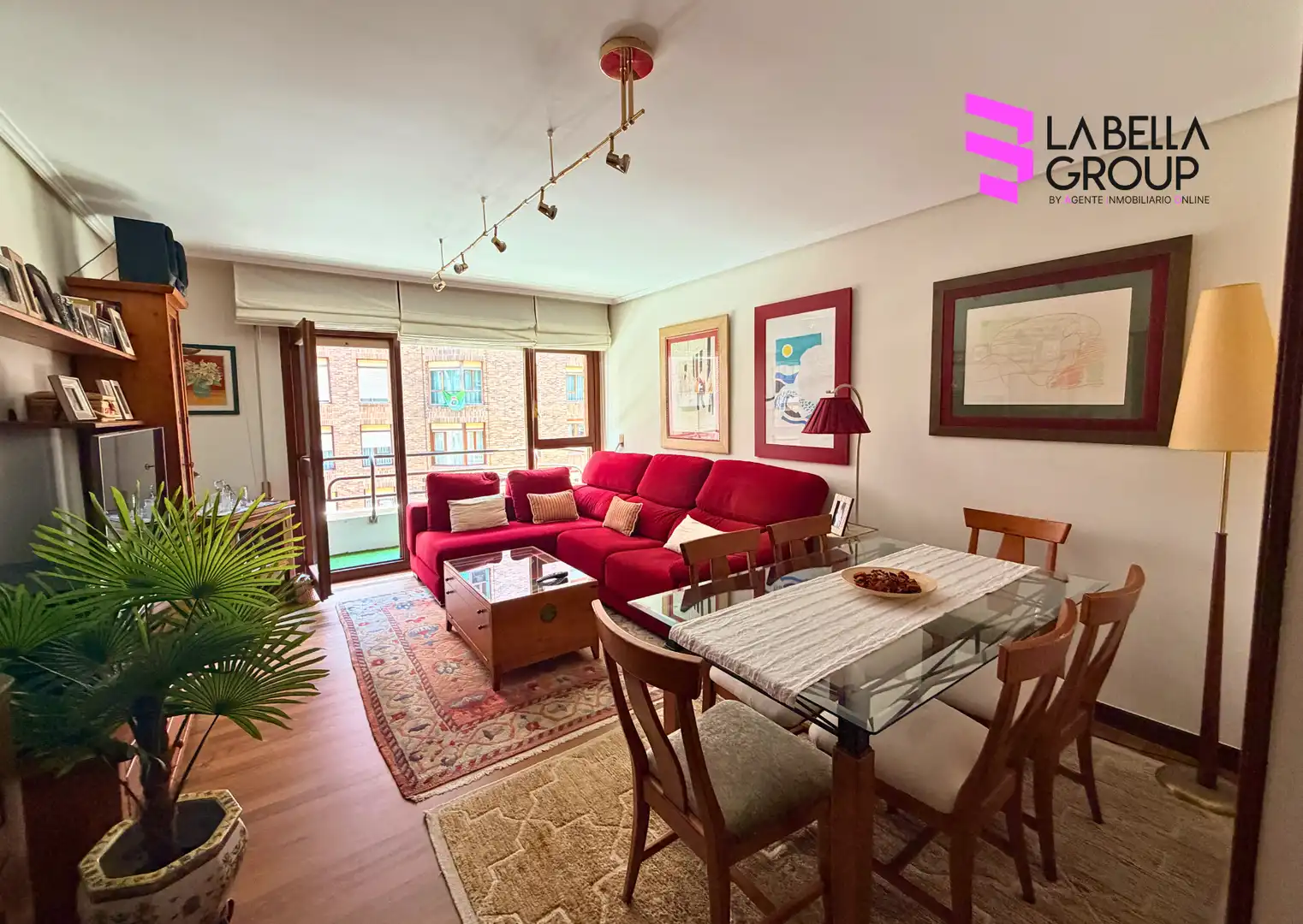 Piso con terraza en venta en Calle Floranes