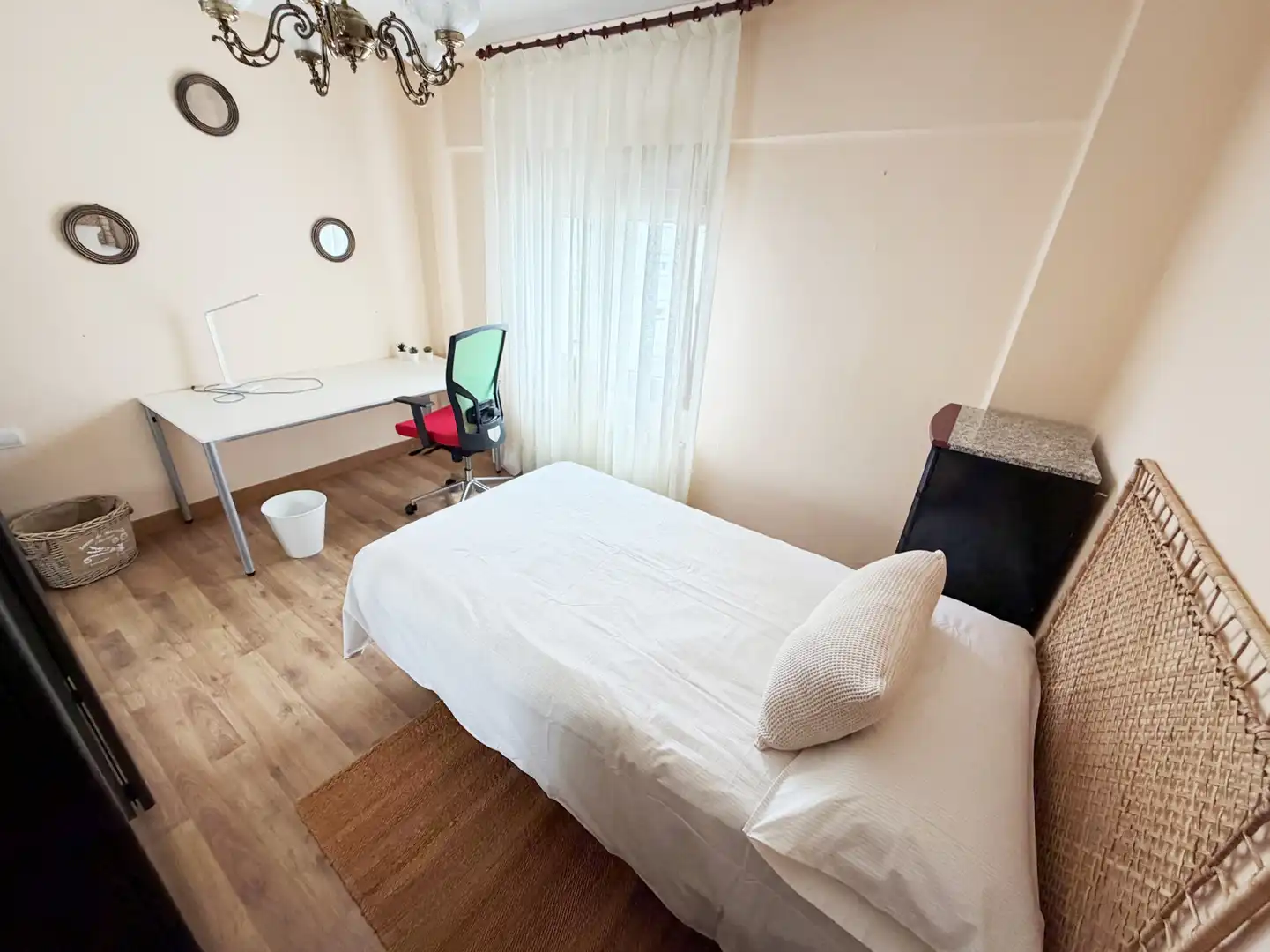 Habitación de Piso de alquiler en Avilés con Calefacción y Amueblado