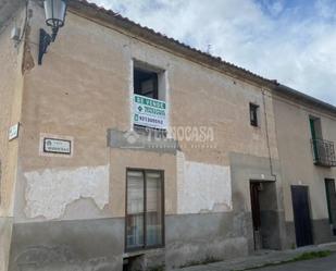 Exterior view of Single-family semi-detached for sale in Escarabajosa de Cabezas  with Heating