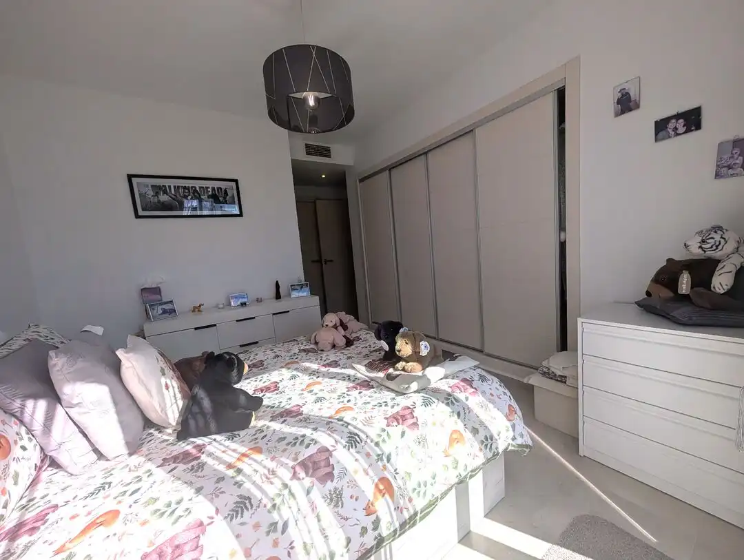 Schlafzimmer von Dachboden zum Verkauf in La Alcaidesa mit Klimaanlage, Heizung und Terrasse