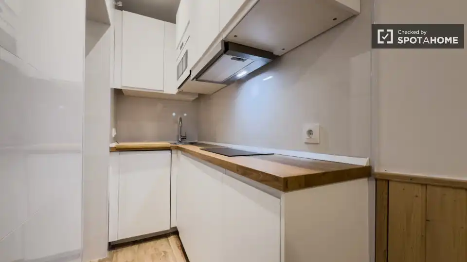 Kitchen of Flat for rent in Barcelona  with Air Conditioner, Heating and Furnished