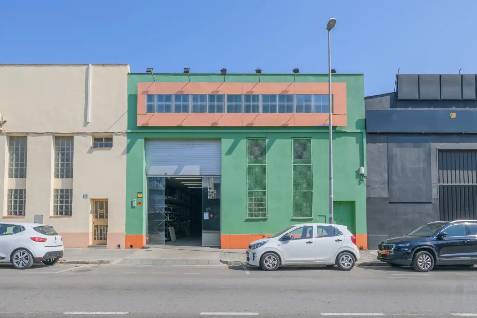 Außenansicht von Fabrikhallen zur Miete in Viladecans