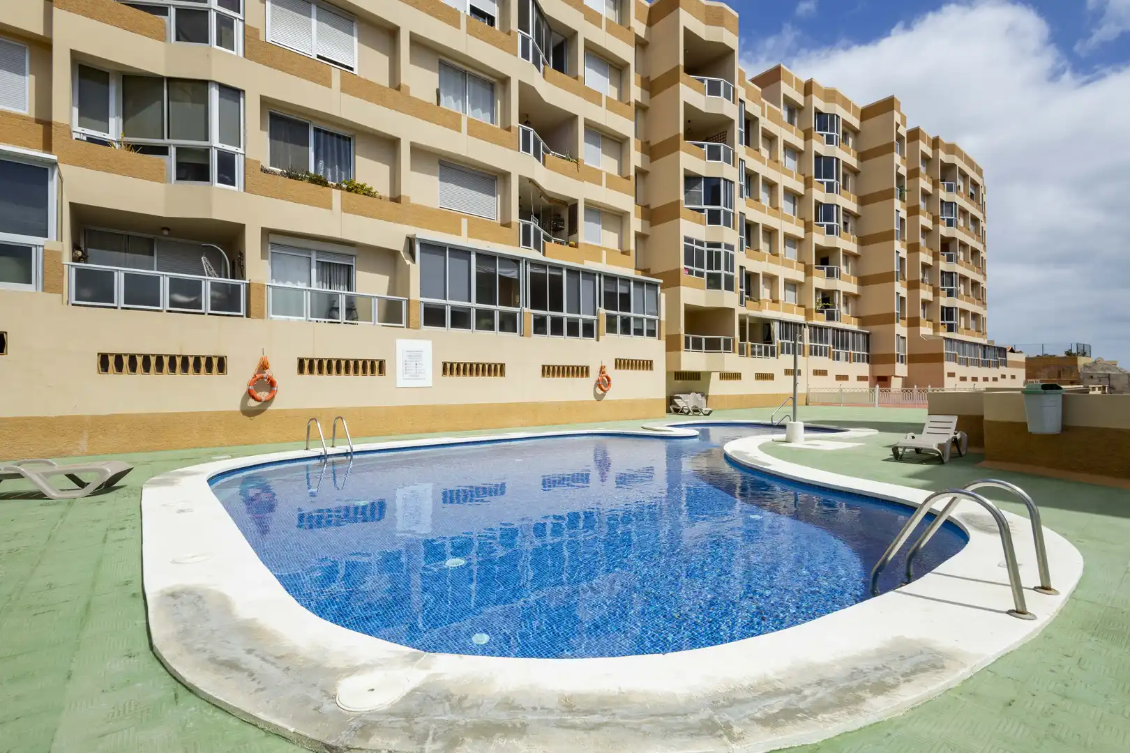 Piscina de Piso en venta en Radazul