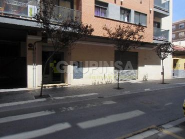 Locale commerciale in affitto a Centro