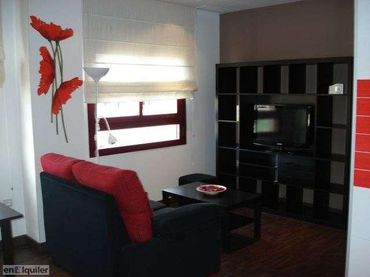 Appartement compact avec ascenseur à louer à Calle Urbano González Serrano