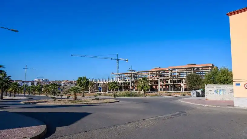 Vista exterior de Edificio en venta en Linares