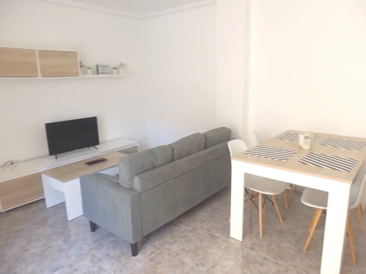 Sala de estar de Piso para compartir en Valencia con Aire acondicionado, Amueblado y Horno