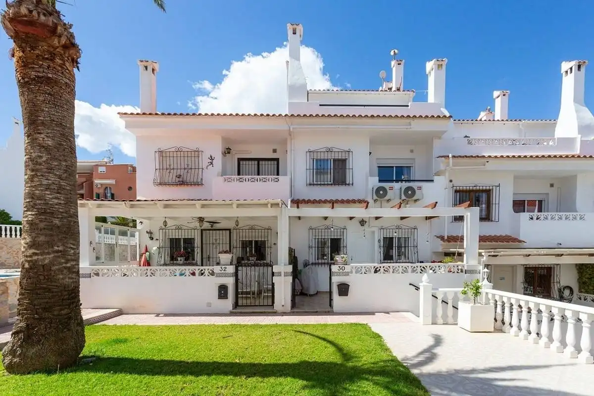 Exterior view of Houses for sale in Torrevieja  with Air Conditioner, Heating and Private garden