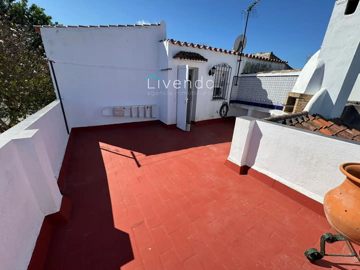 Terrassa de Casa o xalet en venda en Chiclana de la Frontera amb Jardí privat, Piscina i Piscina comunitària