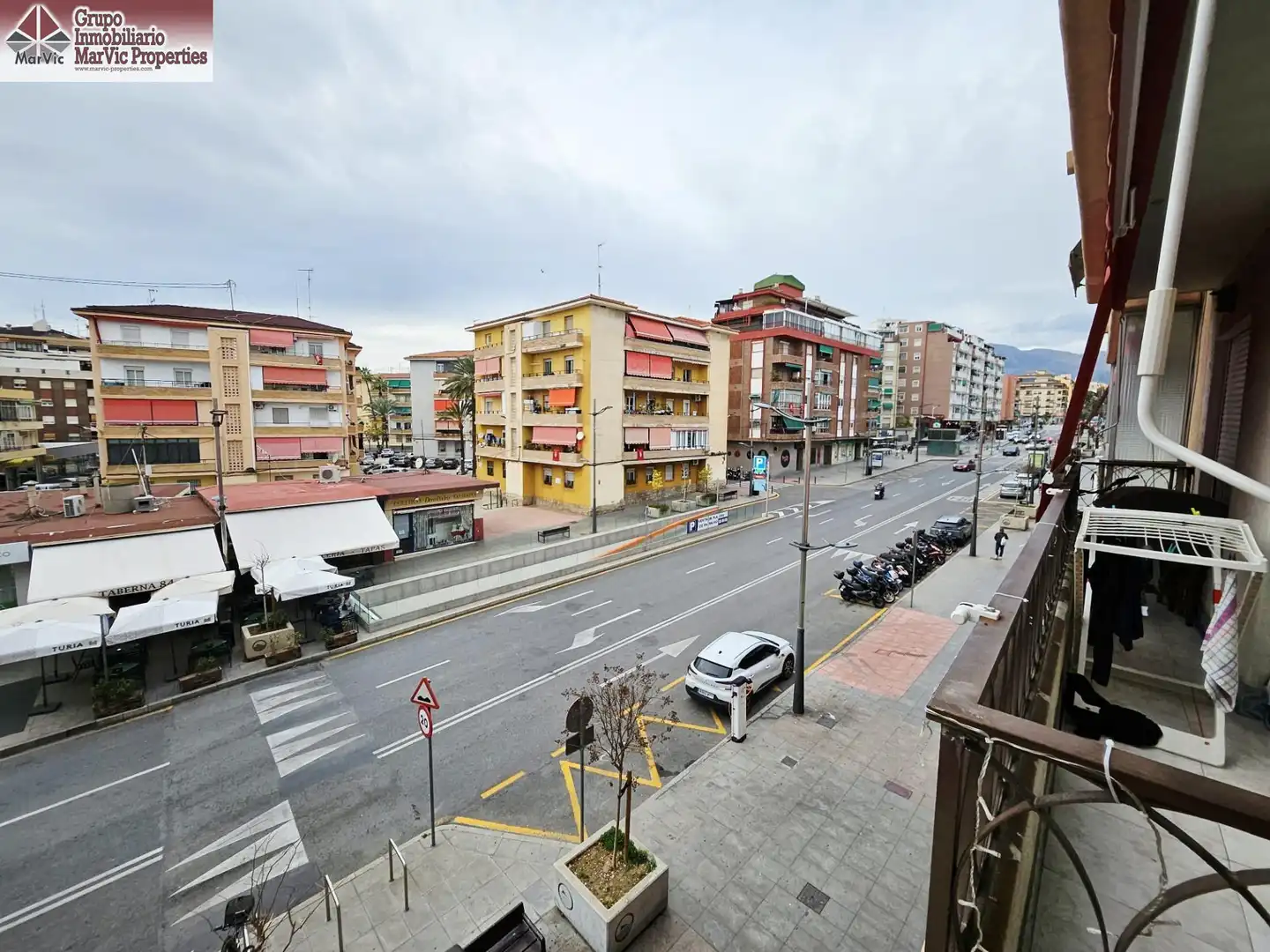 Vista exterior de Piso en venta en Benidorm con Balcón