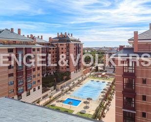 Vista exterior de Apartament de lloguer en  Madrid Capital amb Aire condicionat, Calefacció i Jardí privat