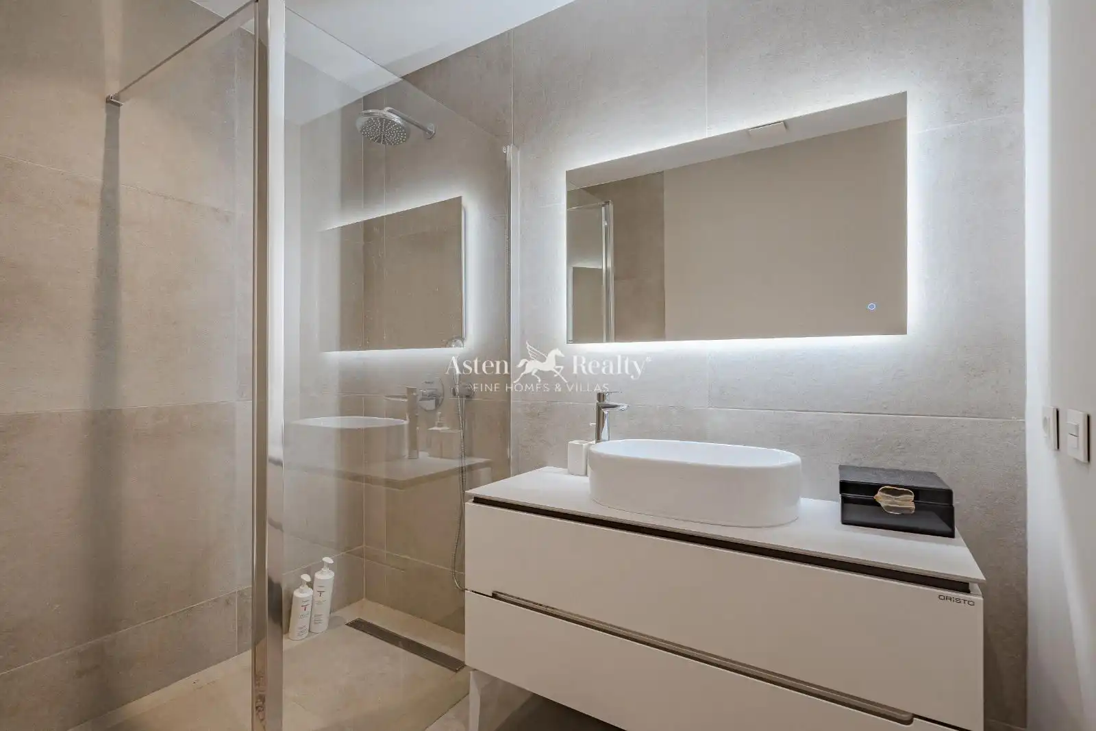 Bathroom of Houses for sale in Adeje  with Air Conditioner, Terrace and Swimming Pool