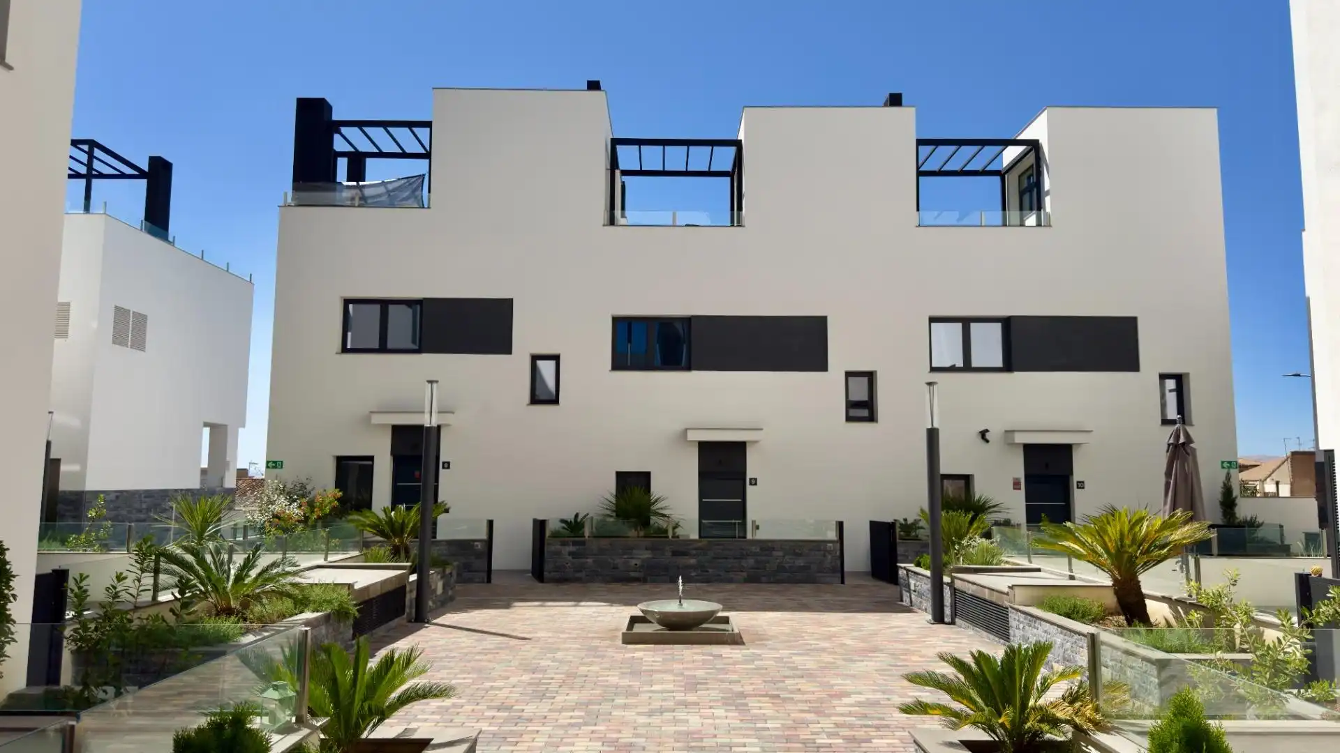 Exterior view of Flat for rent in Granada  with Air Conditioner, Heating and Terrace