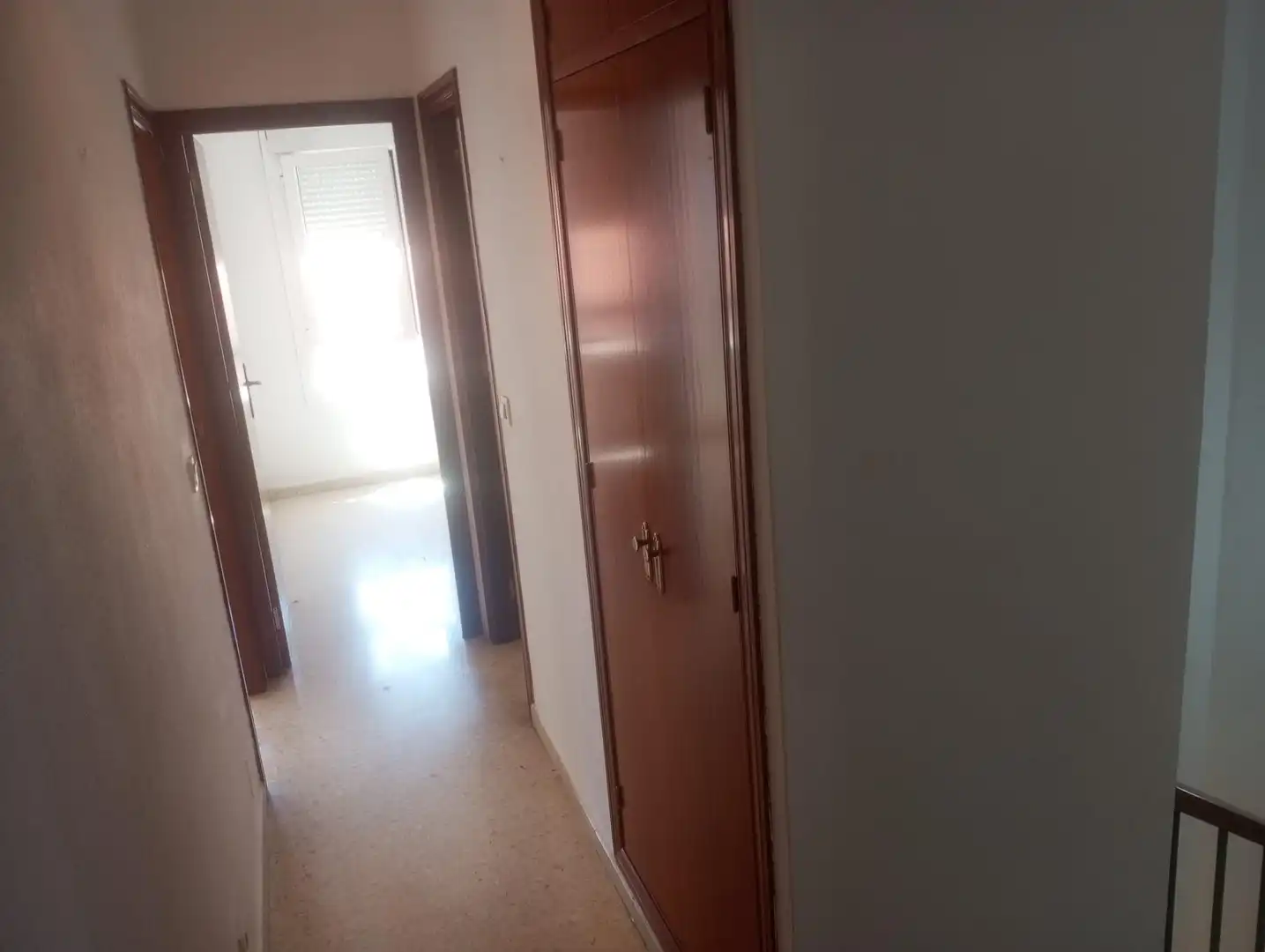 Einfamilien-Reihenhaus zum Verkauf in Algeciras mit Privatgarten und Gemeinschaftspool