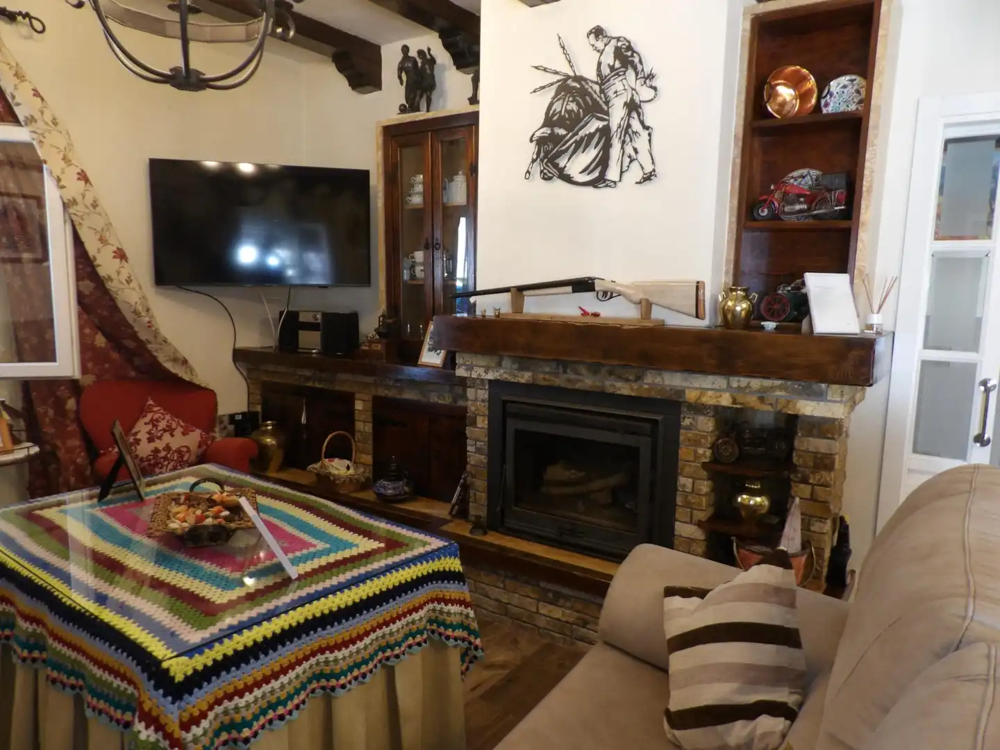 Living room of Houses for sale in Algeciras  with Air Conditioner, Private garden and Storage room