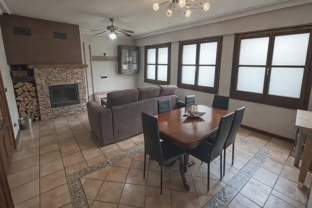 Sala de estar de Casa adosada en venta en Salvatierra / Agurain con Calefacción y Jardín privado