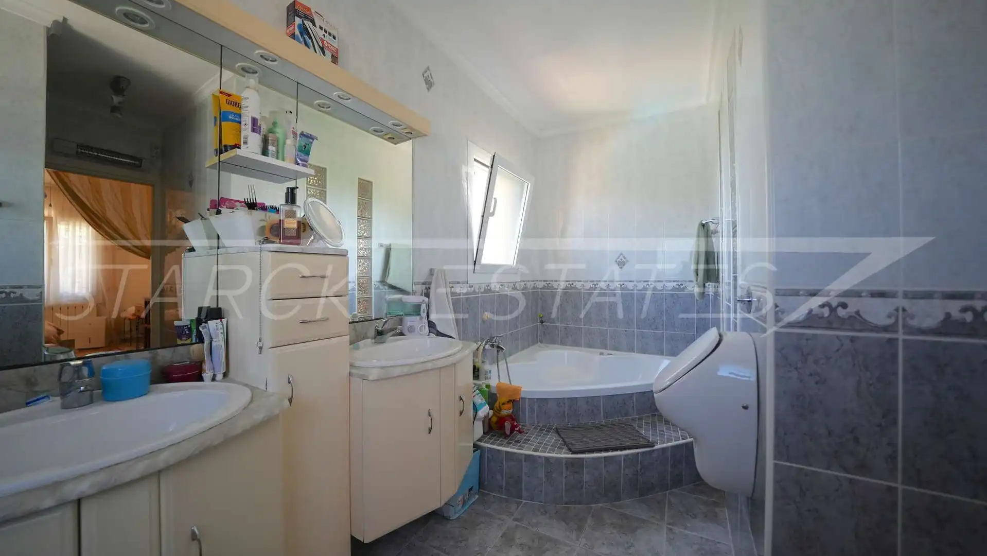 Bany de Casa o xalet en venda en Benidoleig amb Aire condicionat i Piscina