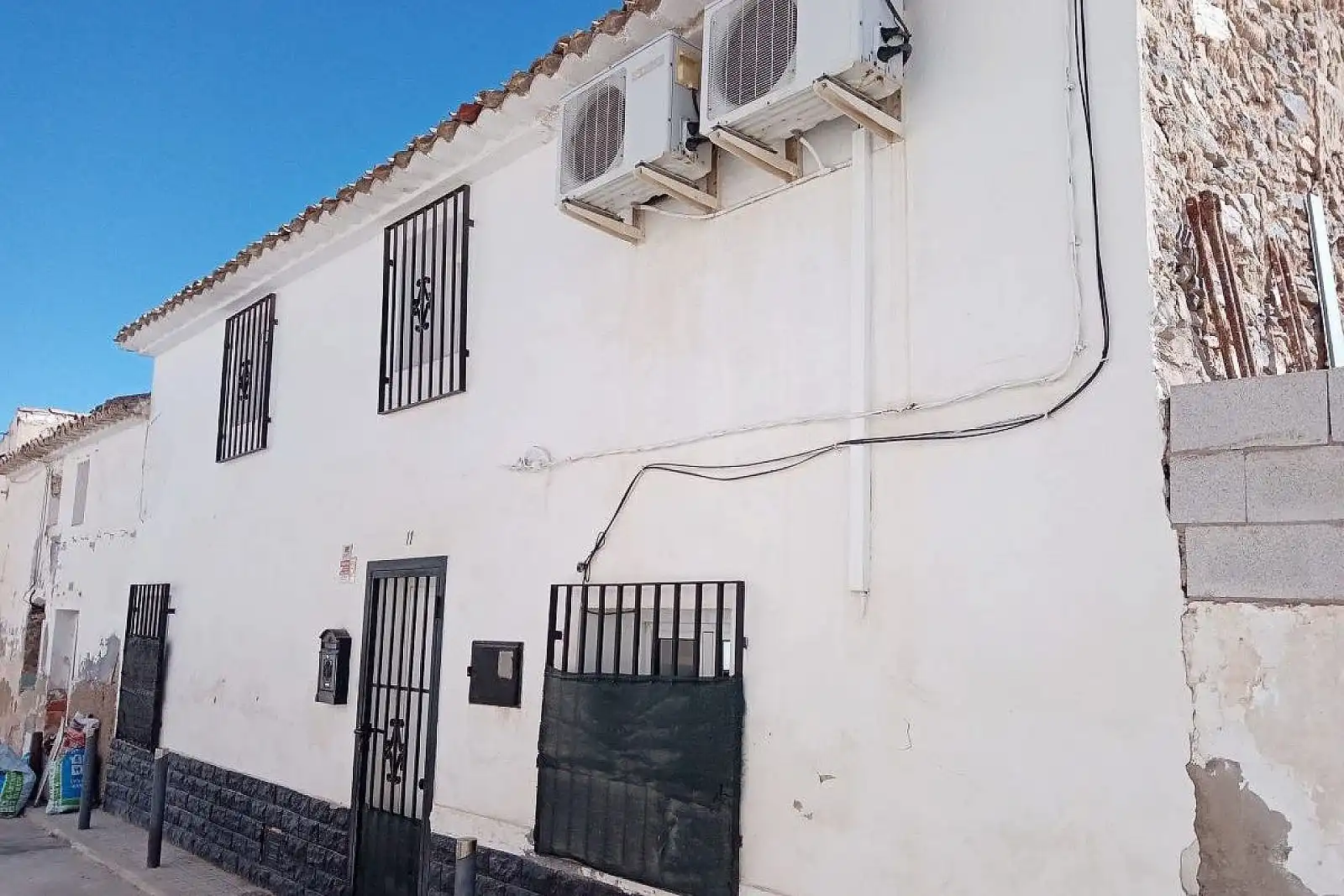 Exterior view of Duplexes for sale in Sax  with Air Conditioner, Terrace and Furnished