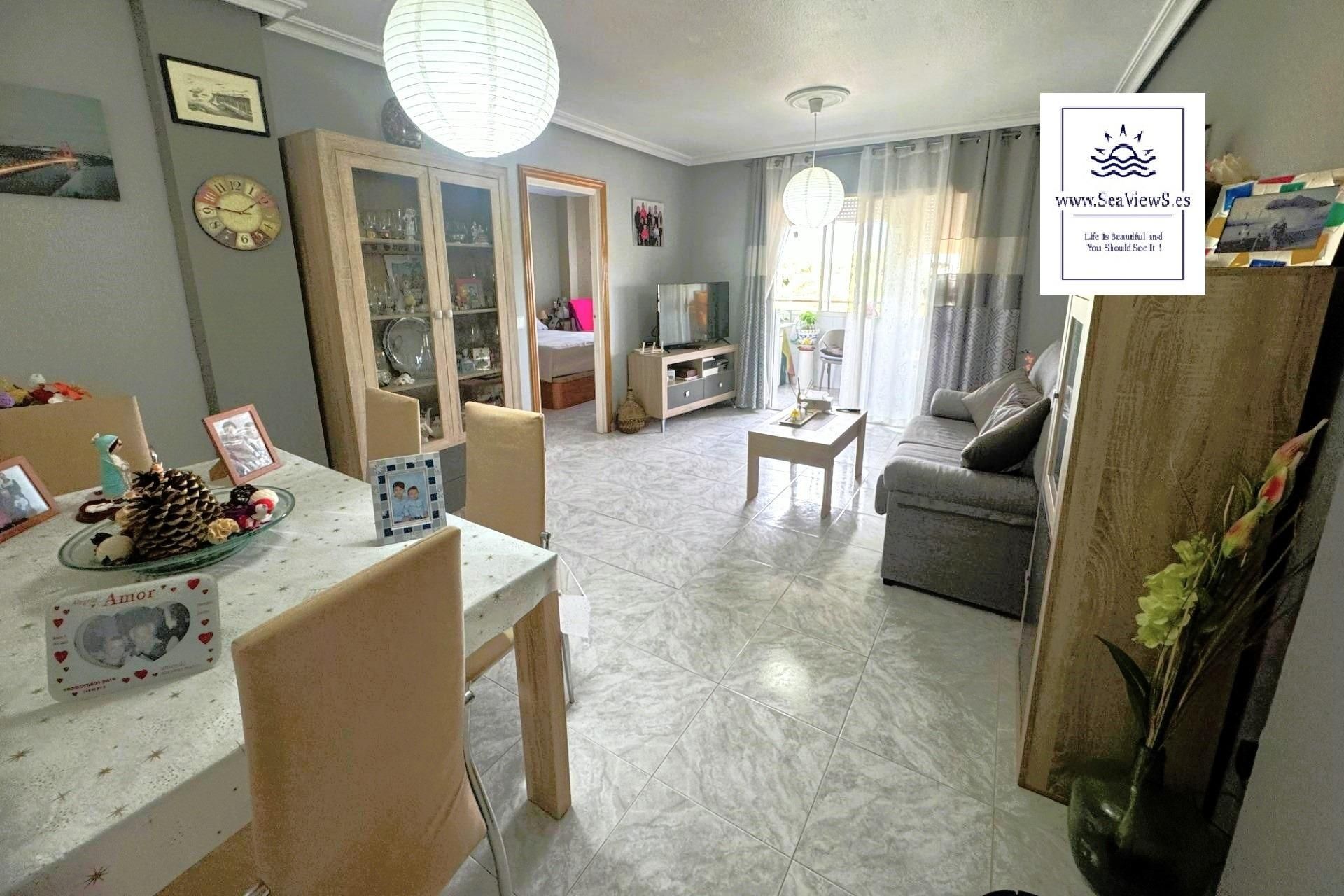 Vista exterior de Apartament en venda en Torrevieja amb Traster i Balcó