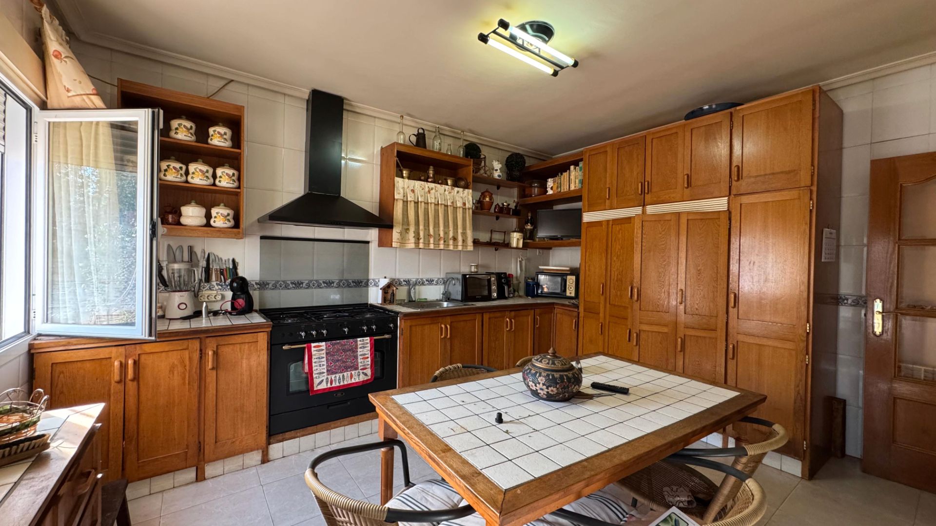 Kitchen of House or chalet for sale in Otero  with Private garden, Swimming Pool and Furnished