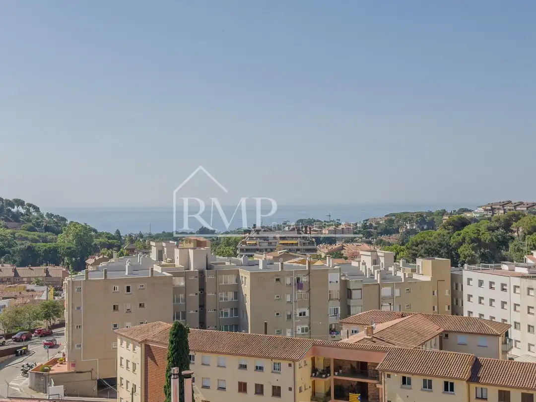 Exterior view of Detached homes for sale in Sant Andreu de Llavaneres  with Air Conditioner, Heating and Terrace