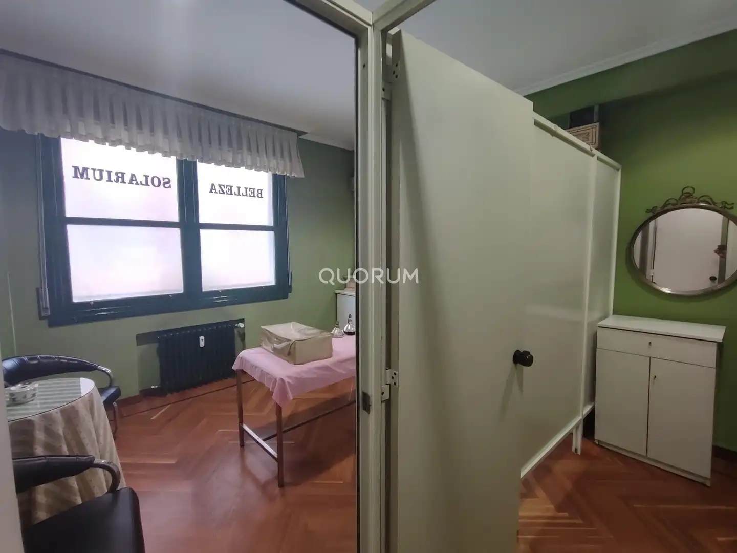 Schlafzimmer von Büro zur Miete in Bilbao  mit Heizung