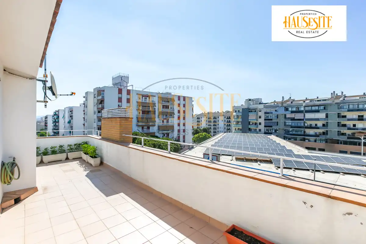 Terrace of Houses for sale in Vilanova i la Geltrú  with Heating, Terrace and Balcony