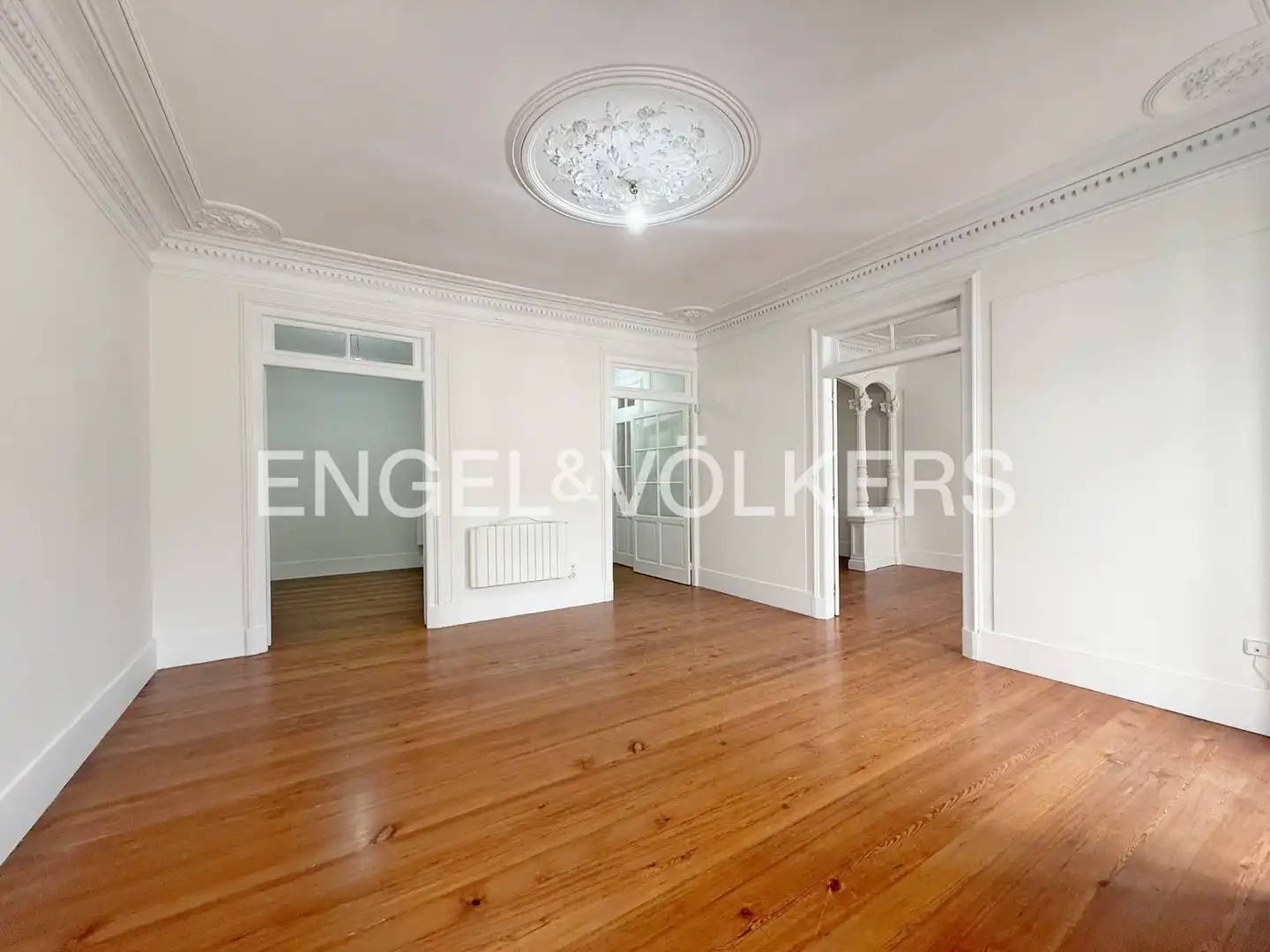 Comedor de Piso de alquiler en A Coruña Capital  con Calefacción, Parquet y Balcón