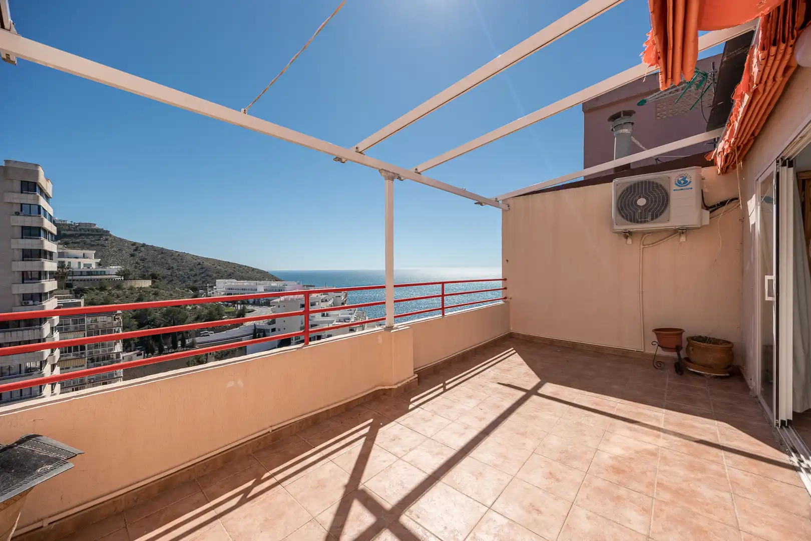 Habitación de Ático en venta en Benidorm con Piscina y Piscina comunitaria