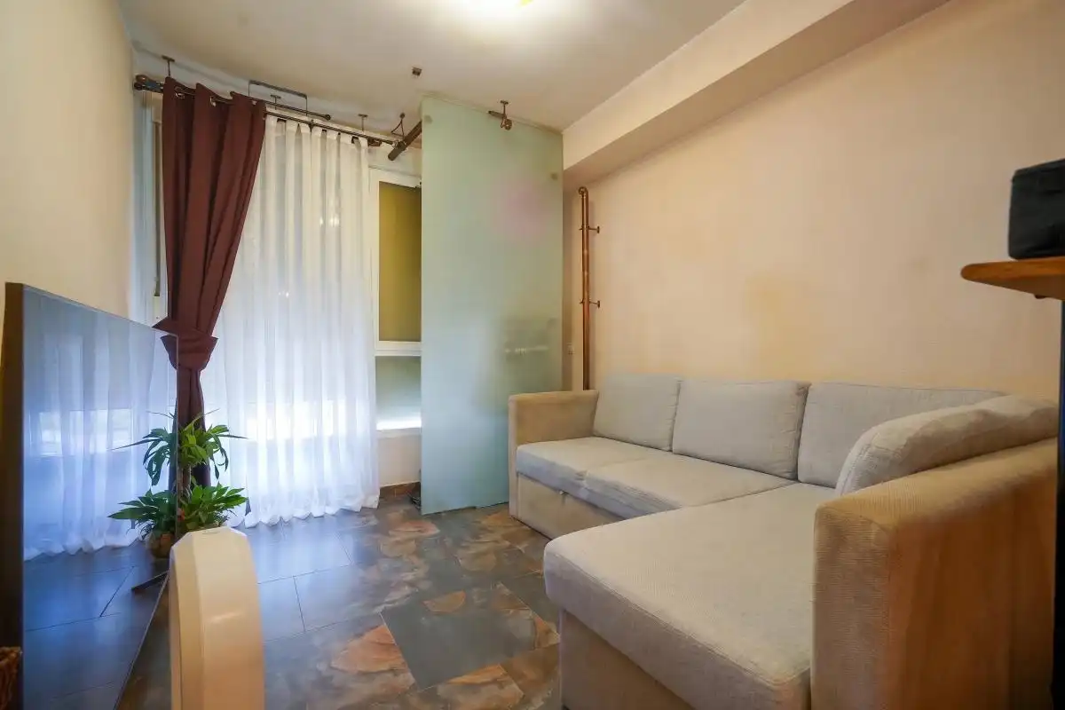 Sala d'estar de Planta baixa en venda en Madrid amb Calefacció