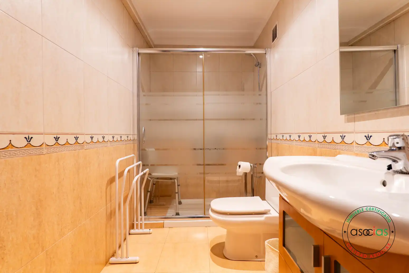 Baño de Piso en venta en Gijón  con Calefacción