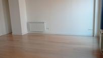 Bedroom of Flat for sale in  Madrid Capital  with Air Conditioner, Heating and Terrace