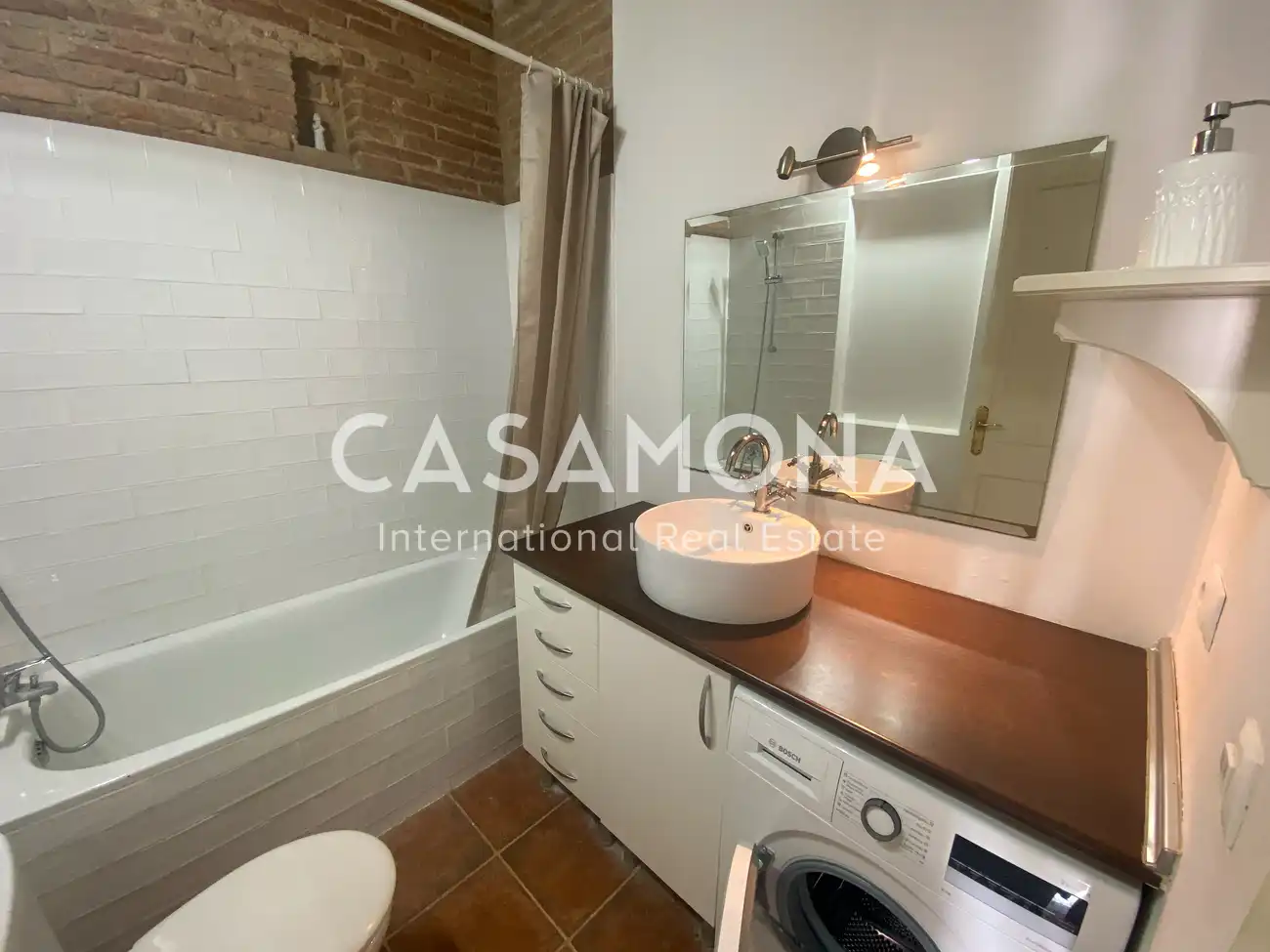 Badezimmer von Wohnungen zur Miete in Barcelona mit Klimaanlage, Terrasse und Möbliert