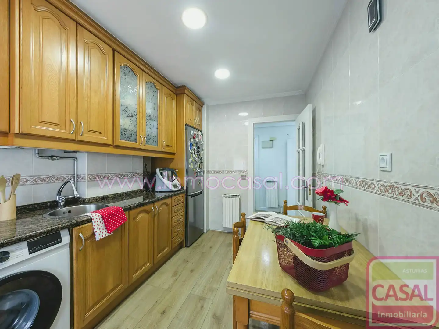 Cocina de Piso en venta en Gijón  con Calefacción y Trastero