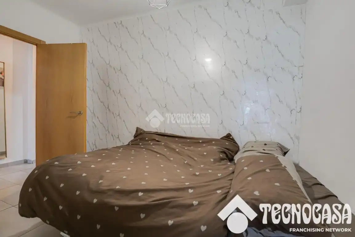 Schlafzimmer von Wohnung zum Verkauf in Mataró mit Klimaanlage und Balkon