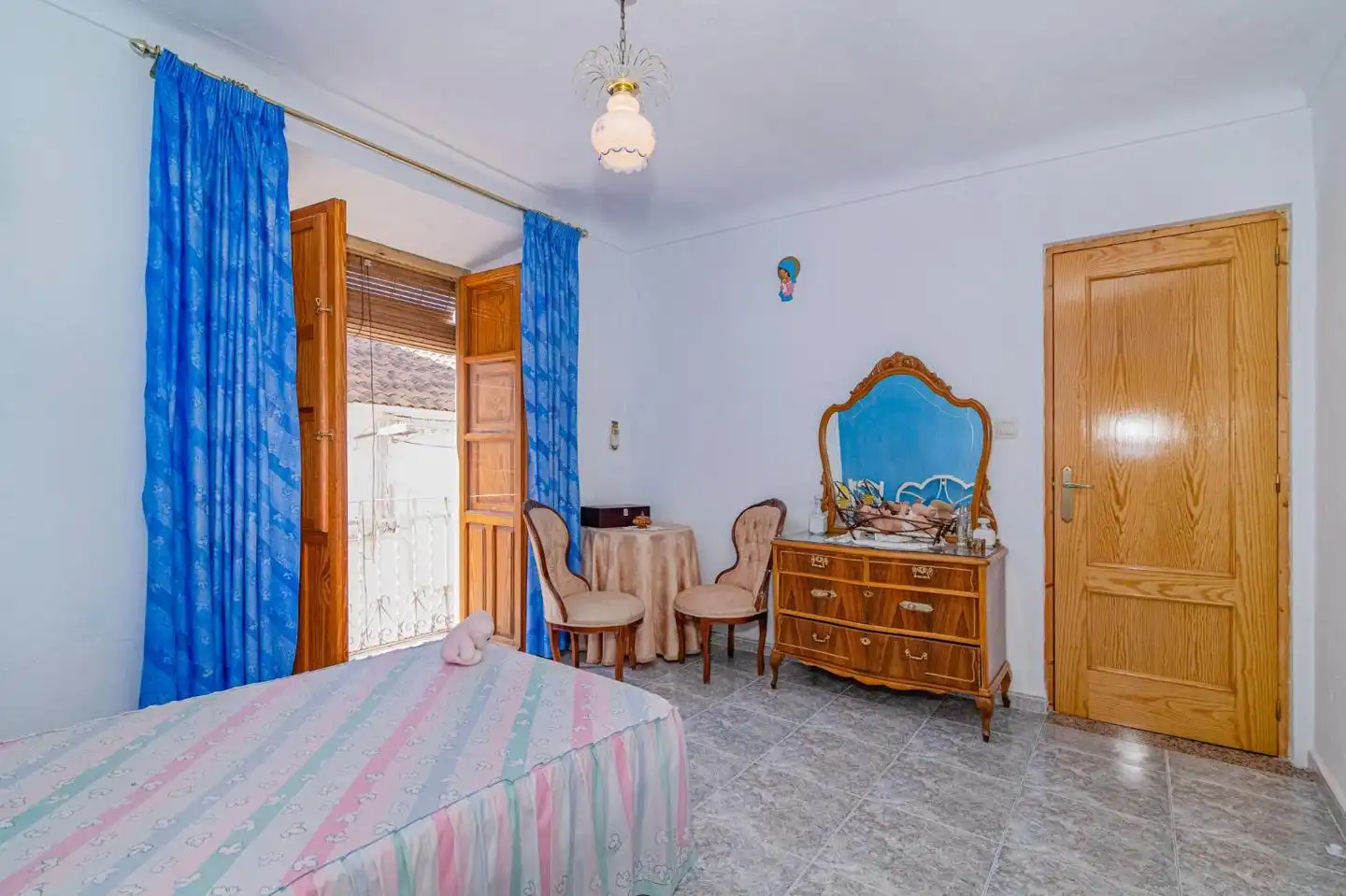 Dormitori de Casa o xalet en venda en Chimeneas amb Terrassa, Moblat i Balcó