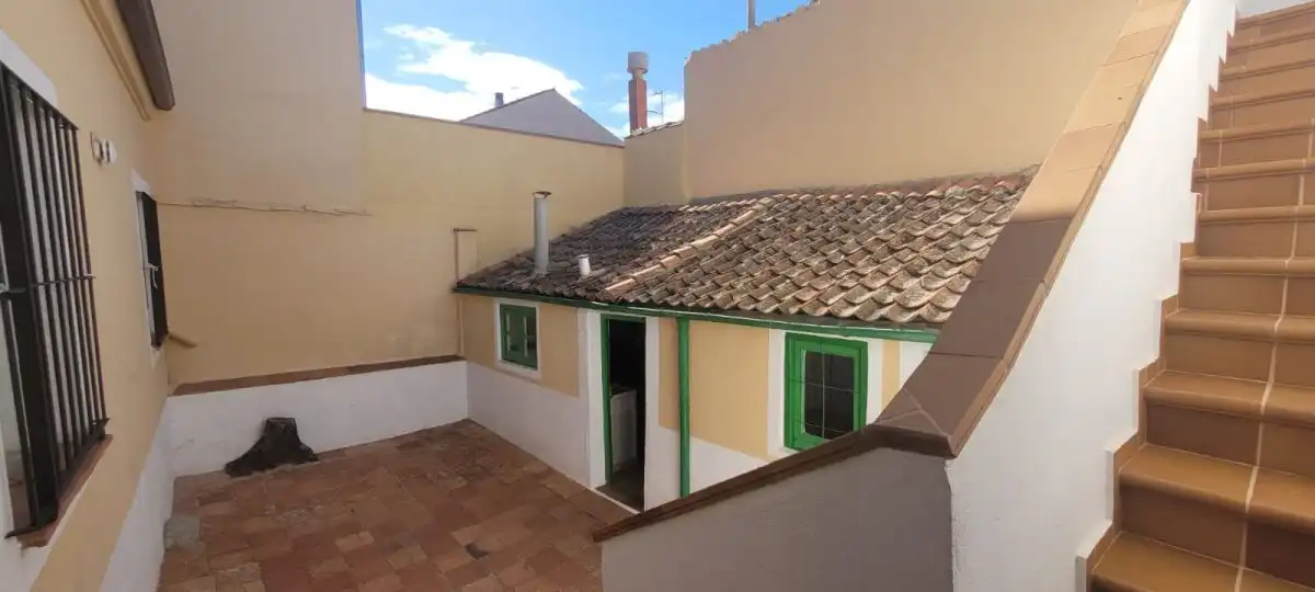 Vista exterior de Casa o xalet en venda en Segovia amb Calefacció, Terrassa i Moblat