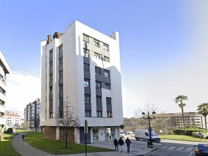 Vista exterior de Traster en venda en Oviedo 