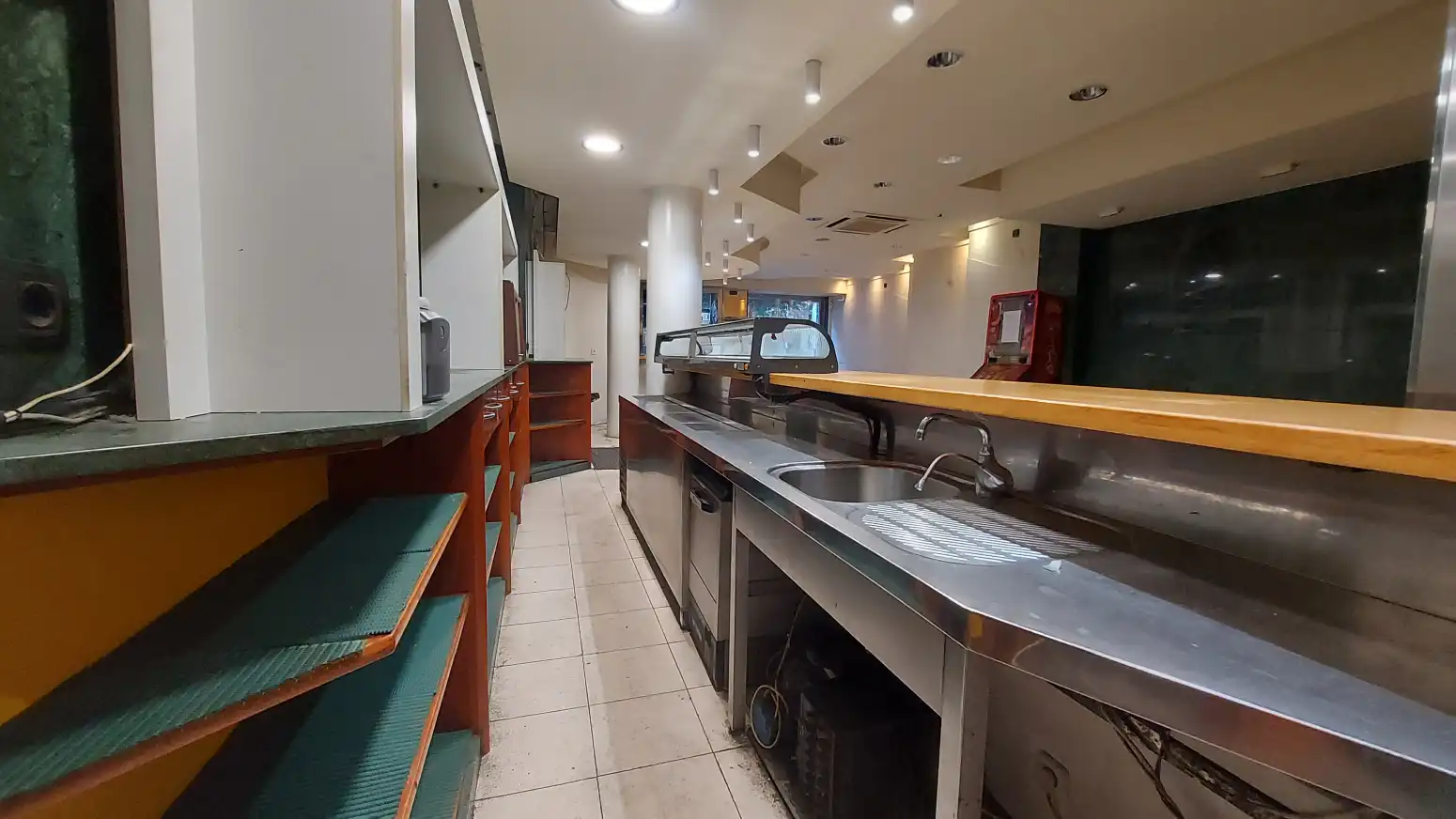Kitchen of Commercial properties for rent in  Logroño  with Air Conditioner