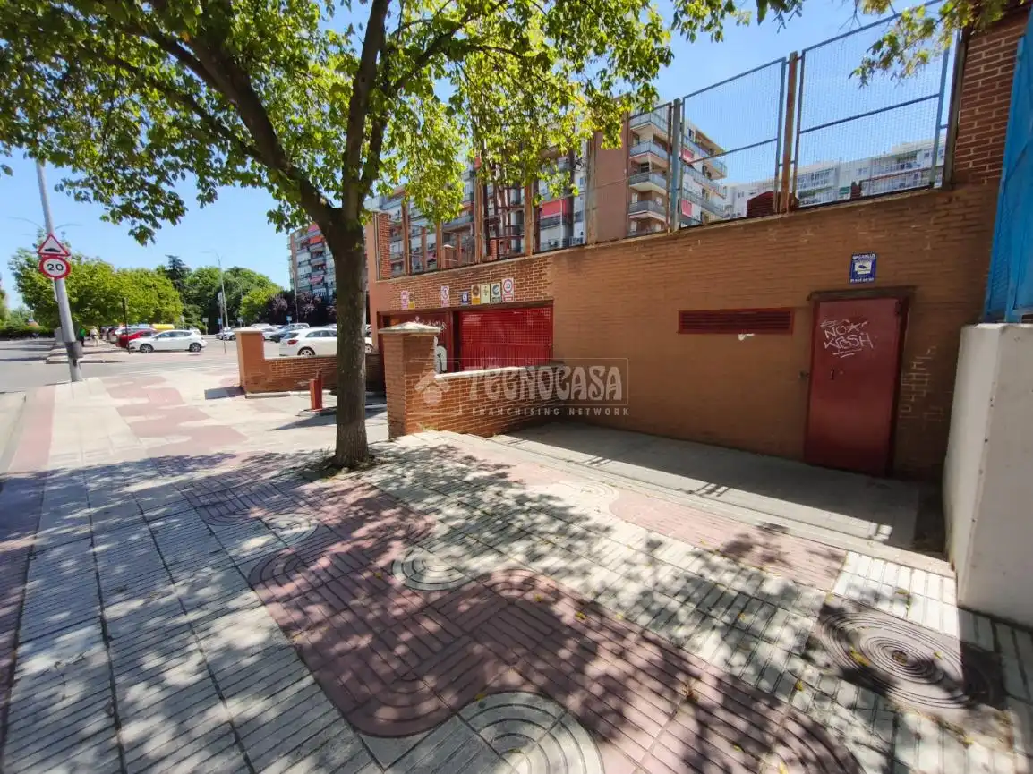 Vista exterior de Piso en venta en Alcorcón con Terraza