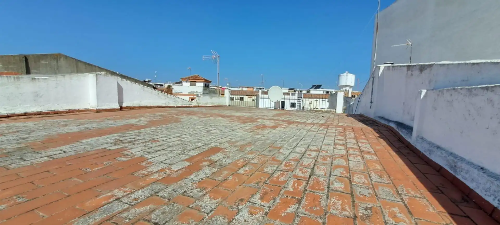 Terrassa de Casa o xalet en venda en Brenes amb Terrassa i Balcó